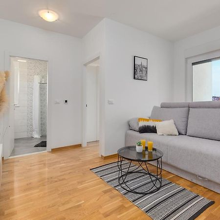 Apartment Roni + Besplatan Parking Zadar Exteriér fotografie