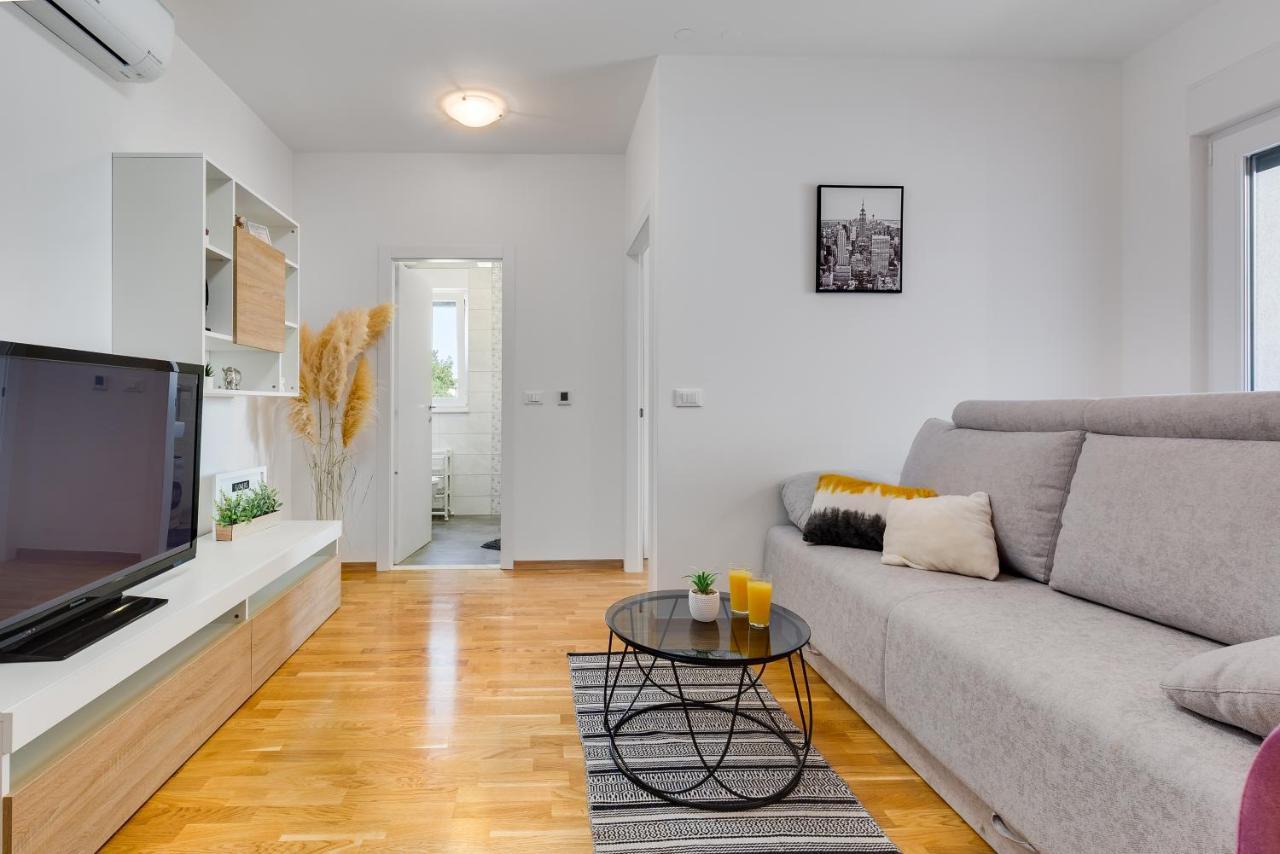Apartment Roni + Besplatan Parking Zadar Exteriér fotografie