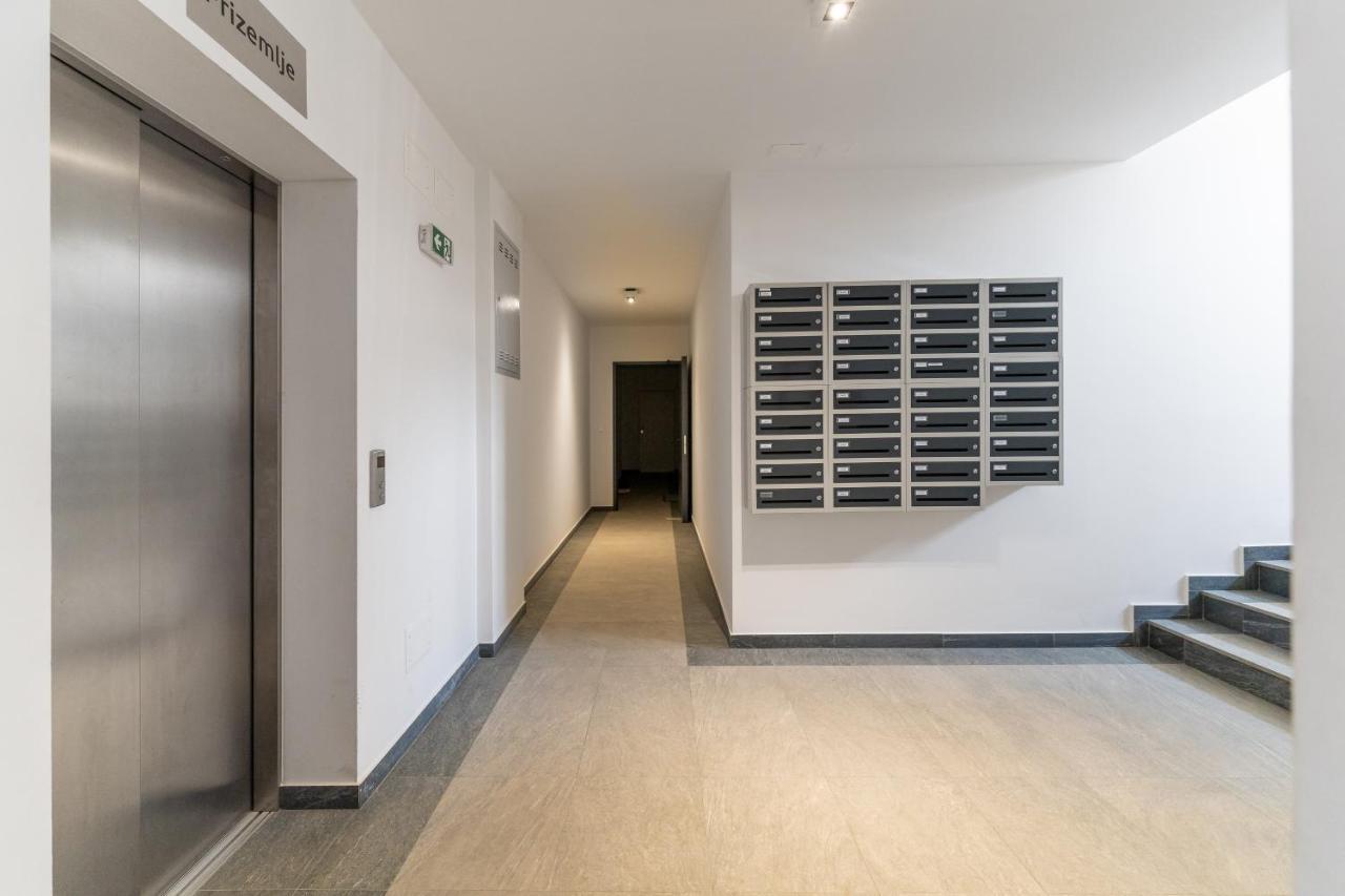 Apartment Roni + Besplatan Parking Zadar Exteriér fotografie